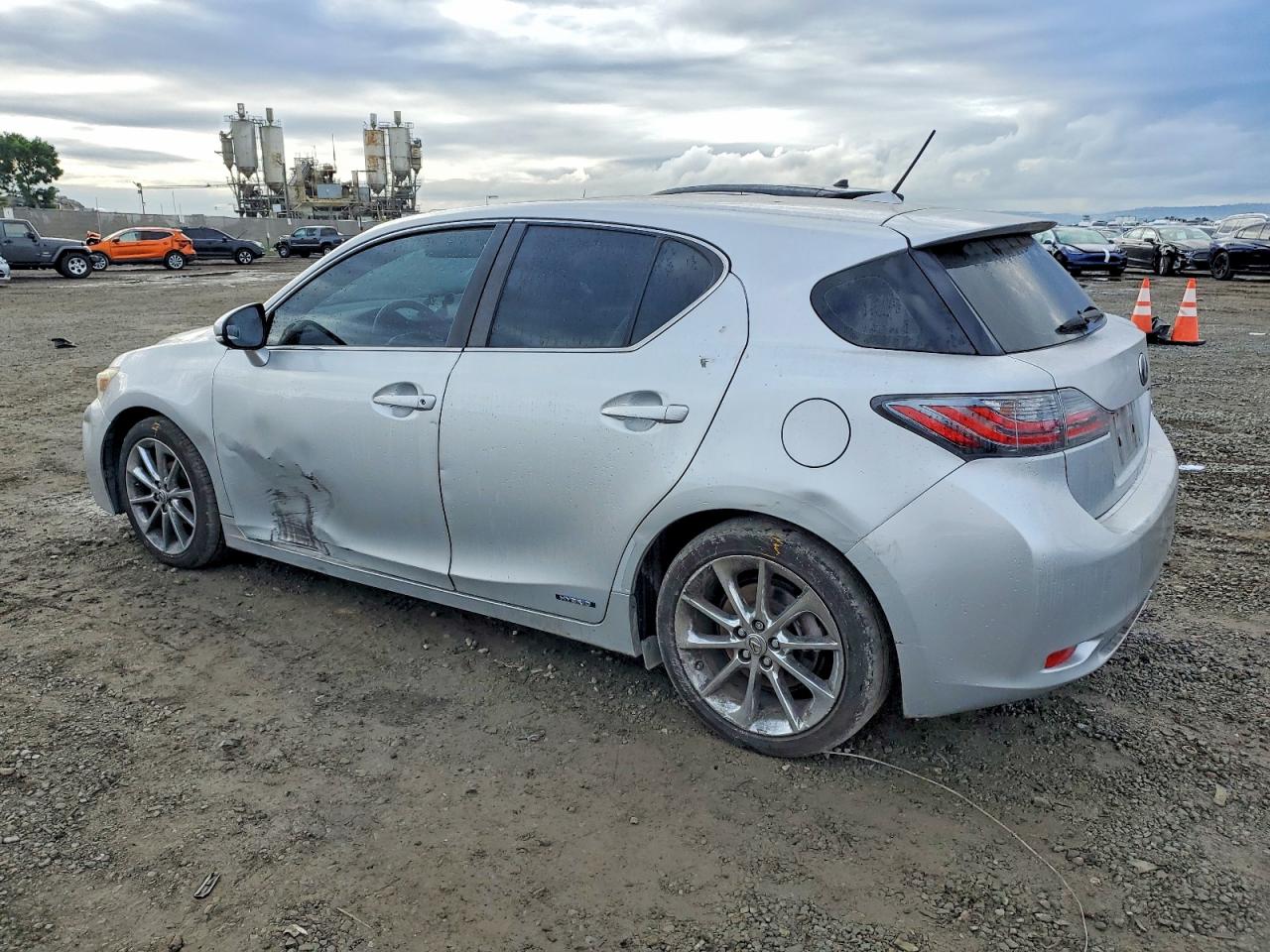 2013 LEXUS CT 200 photo 2