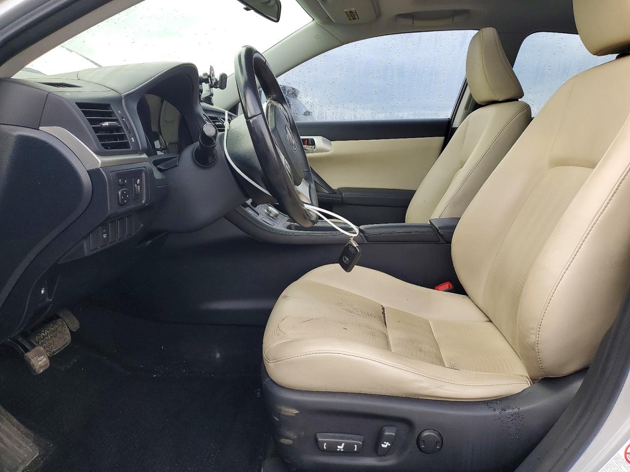 2013 LEXUS CT 200 photo 7