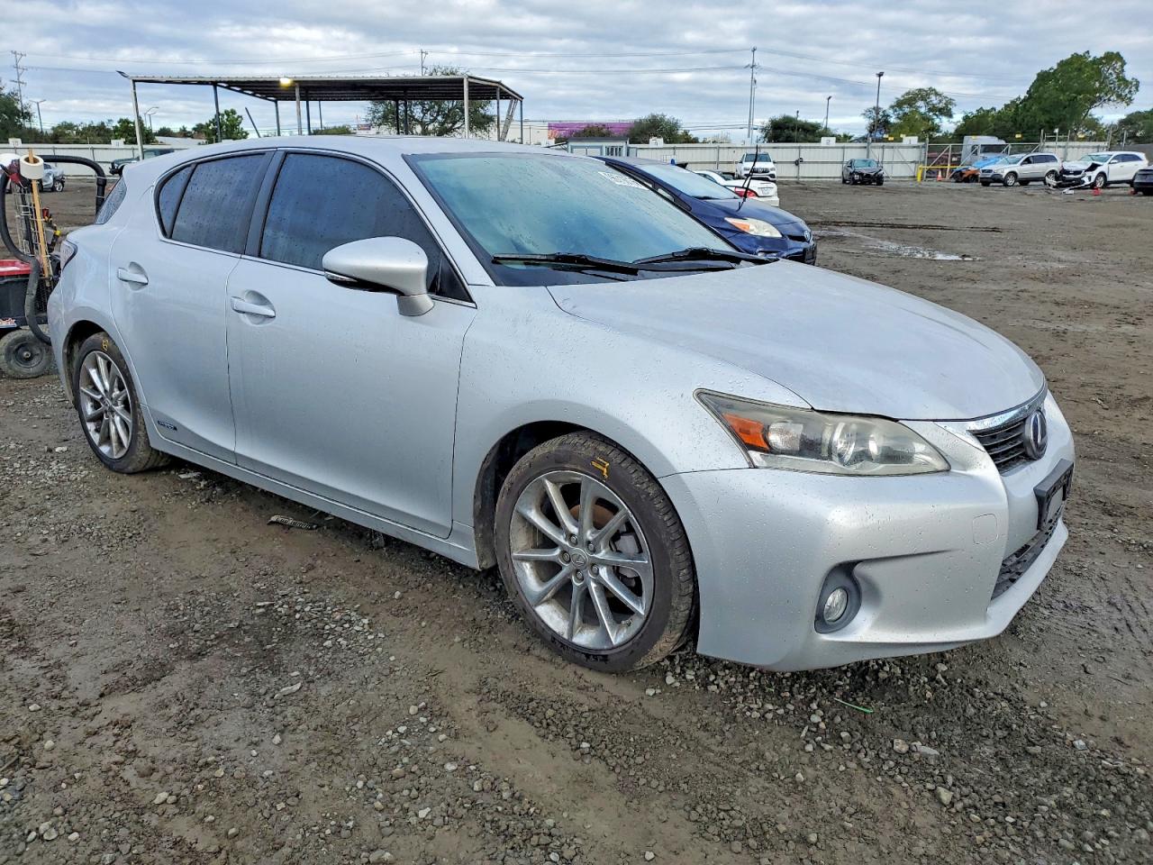 2013 LEXUS CT 200 photo 4