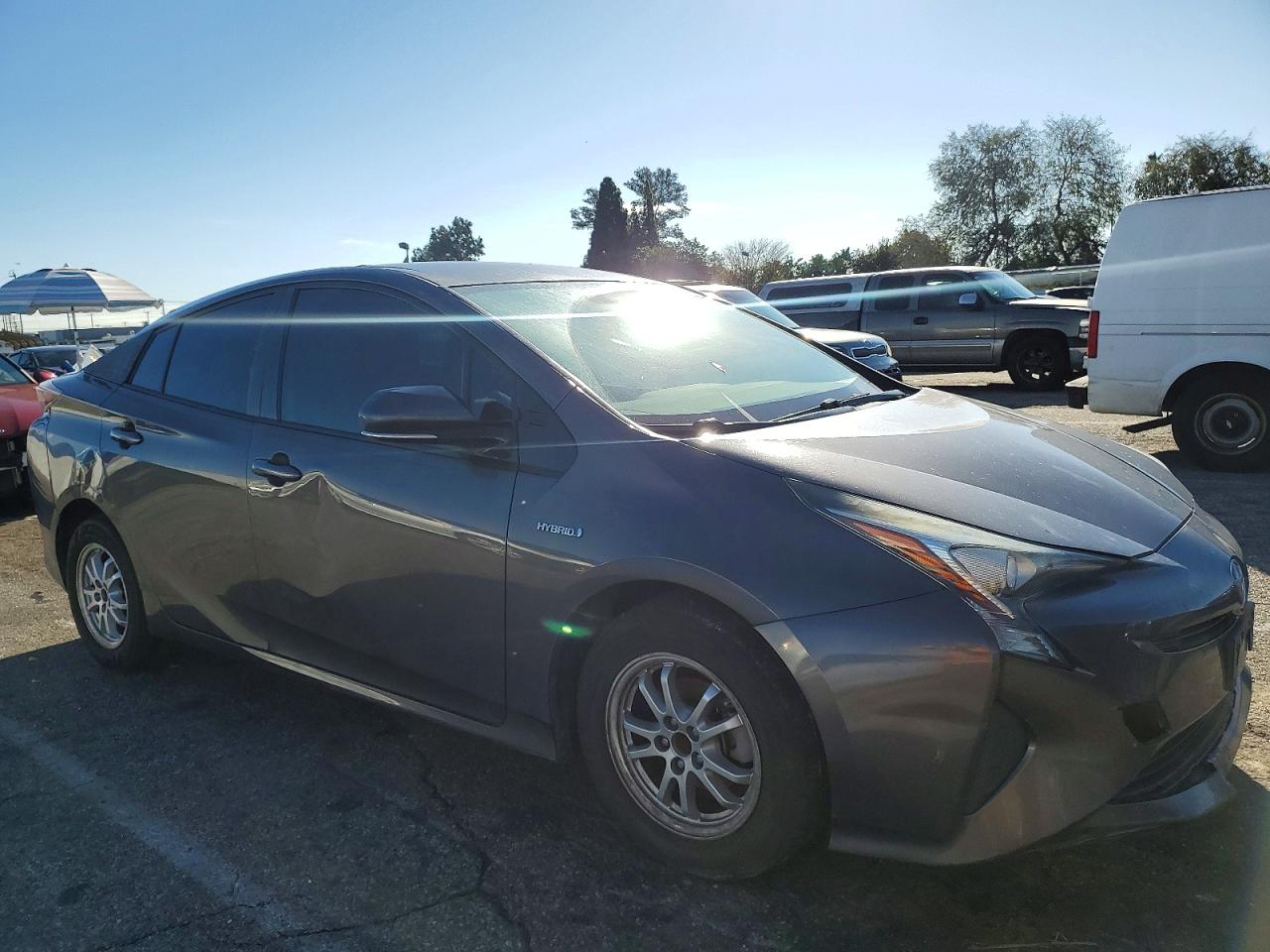 2016 TOYOTA PRIUS photo 4