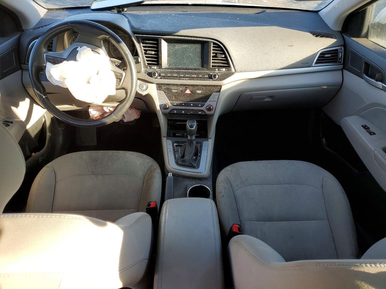 2017 HYUNDAI ELANTRA SE photo 8