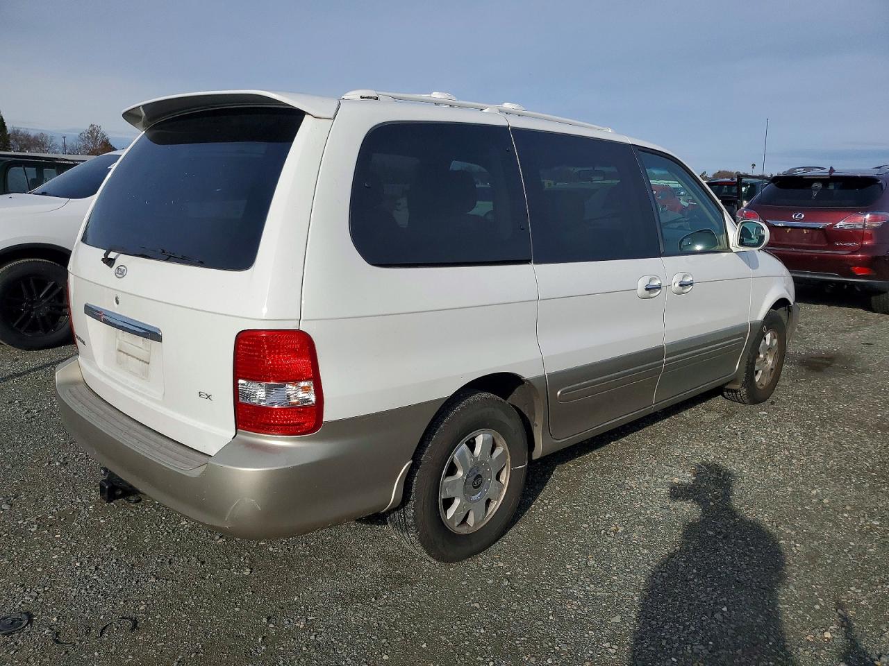2003 KIA SEDONA EX photo 3