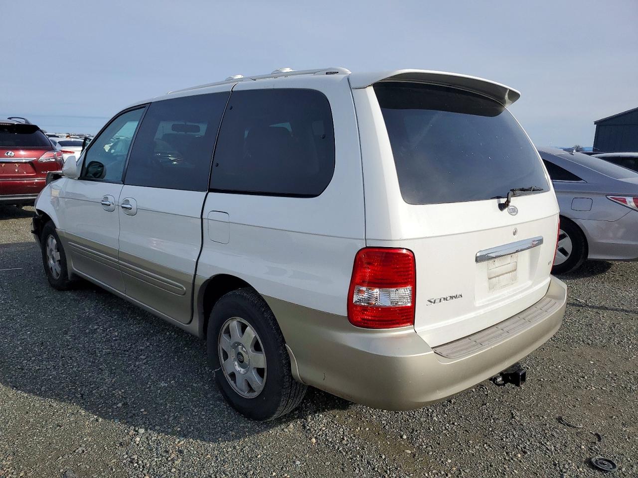 2003 KIA SEDONA EX photo 2