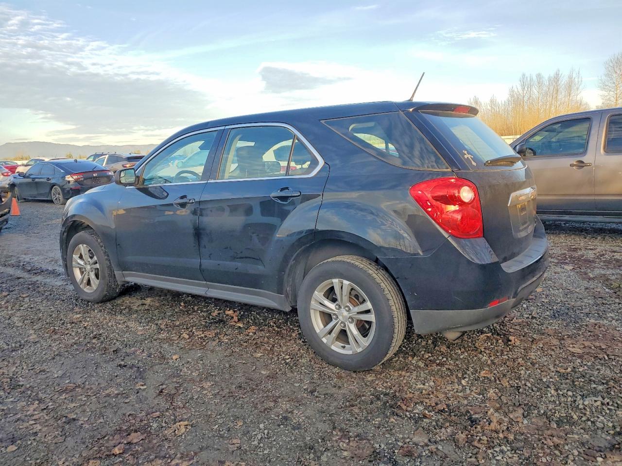 2013 CHEVROLET EQUINOX LS photo 2
