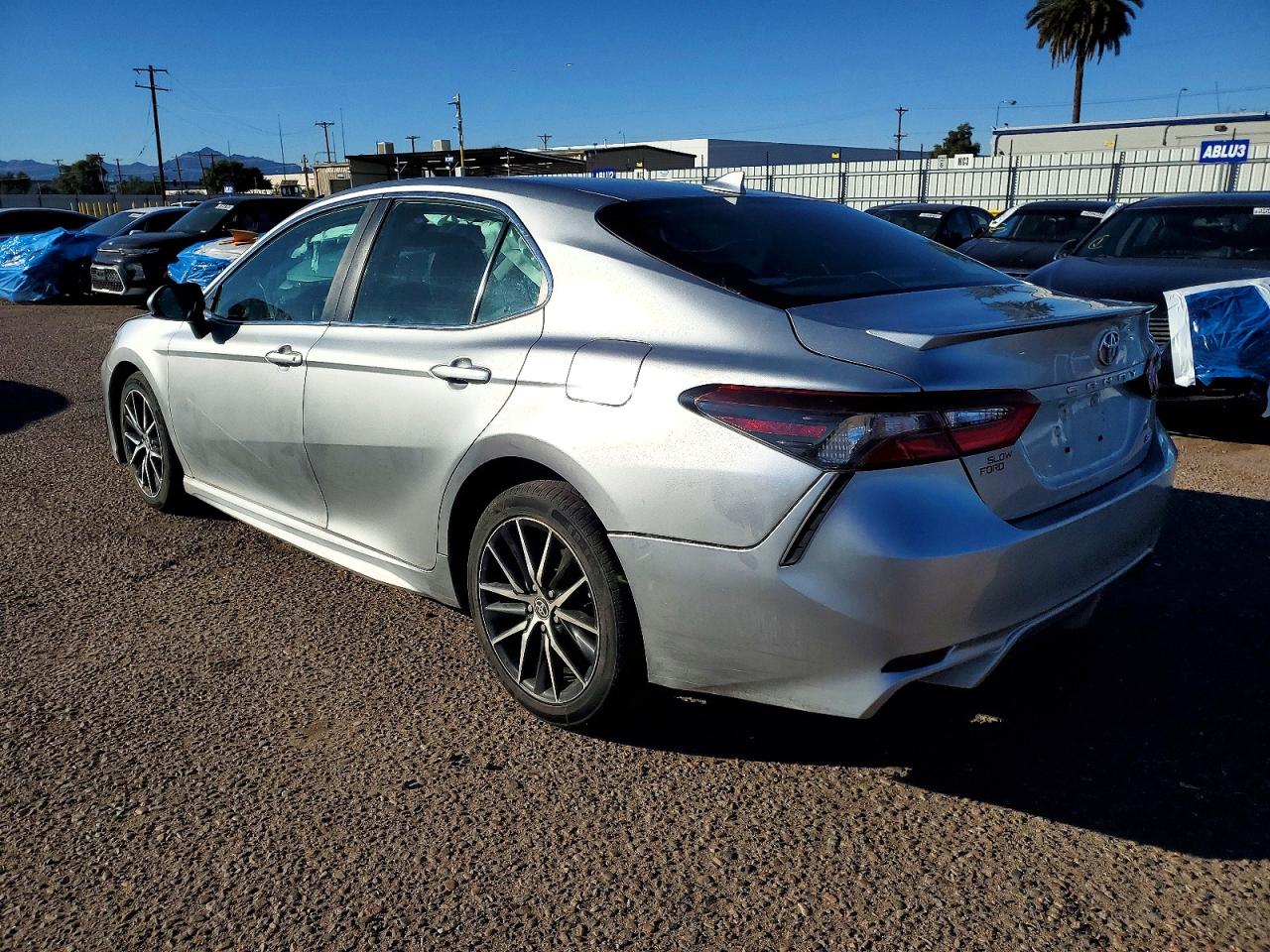 2021 TOYOTA CAMRY SE photo 2