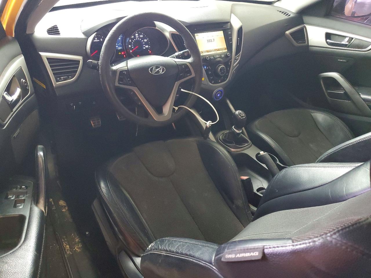 2012 HYUNDAI VELOSTER photo 8