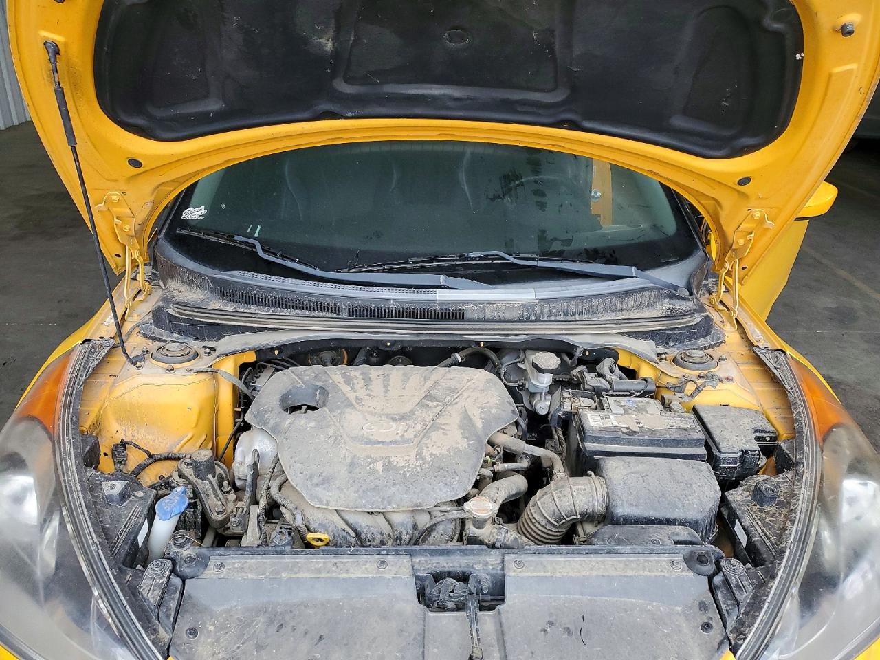 2012 HYUNDAI VELOSTER photo 11