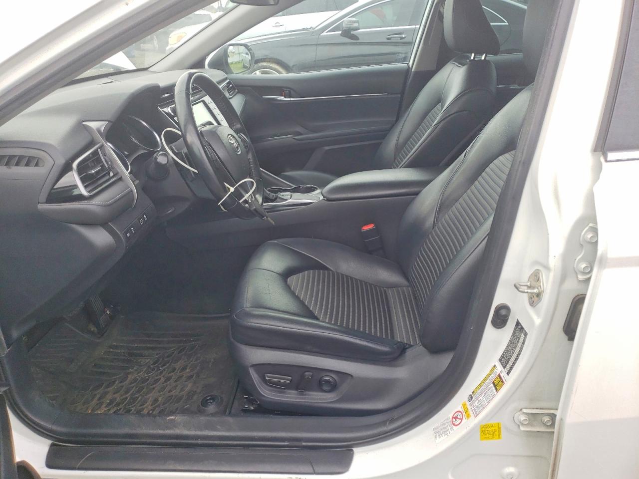 2019 TOYOTA CAMRY L photo 7