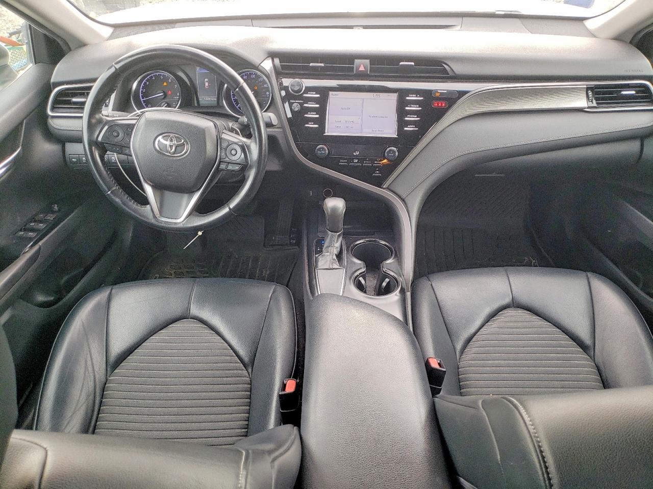 2019 TOYOTA CAMRY L photo 8