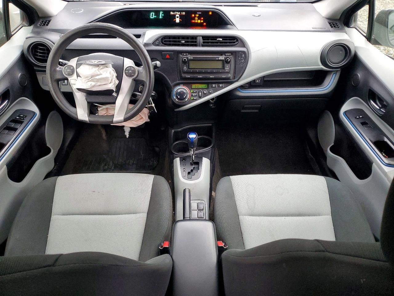 2012 TOYOTA PRIUS C photo 8