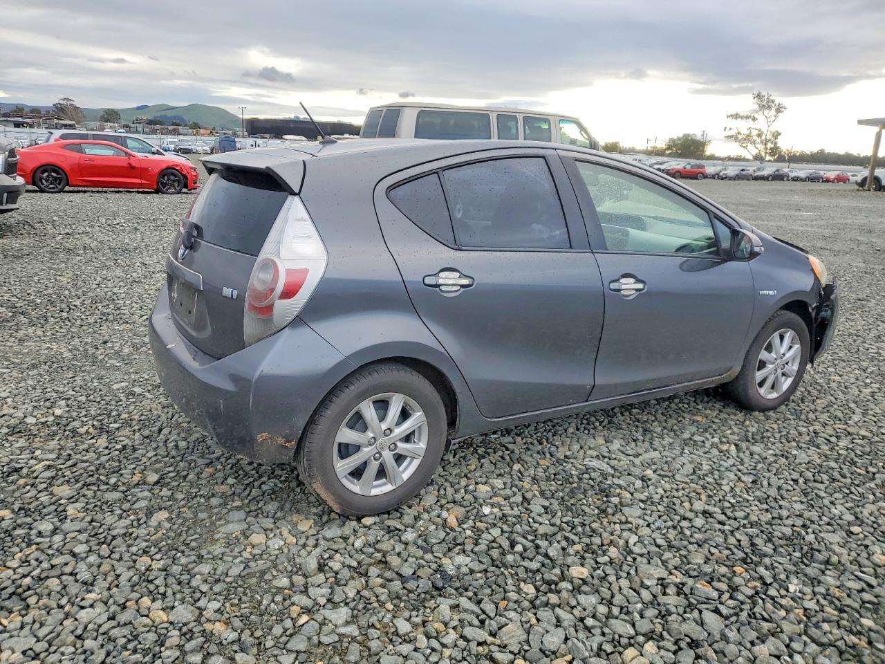2012 TOYOTA PRIUS C photo 3