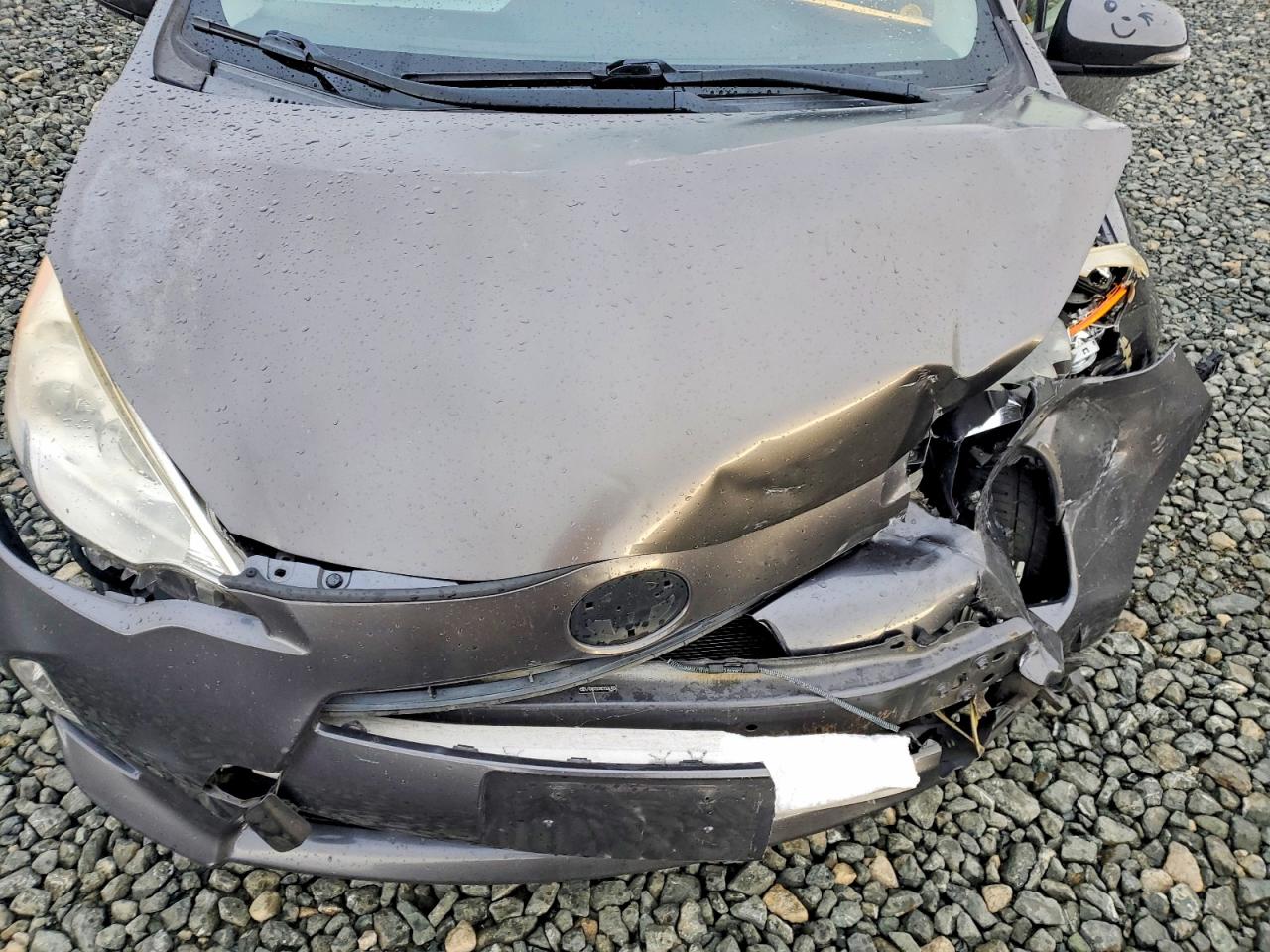 2012 TOYOTA PRIUS C photo 11