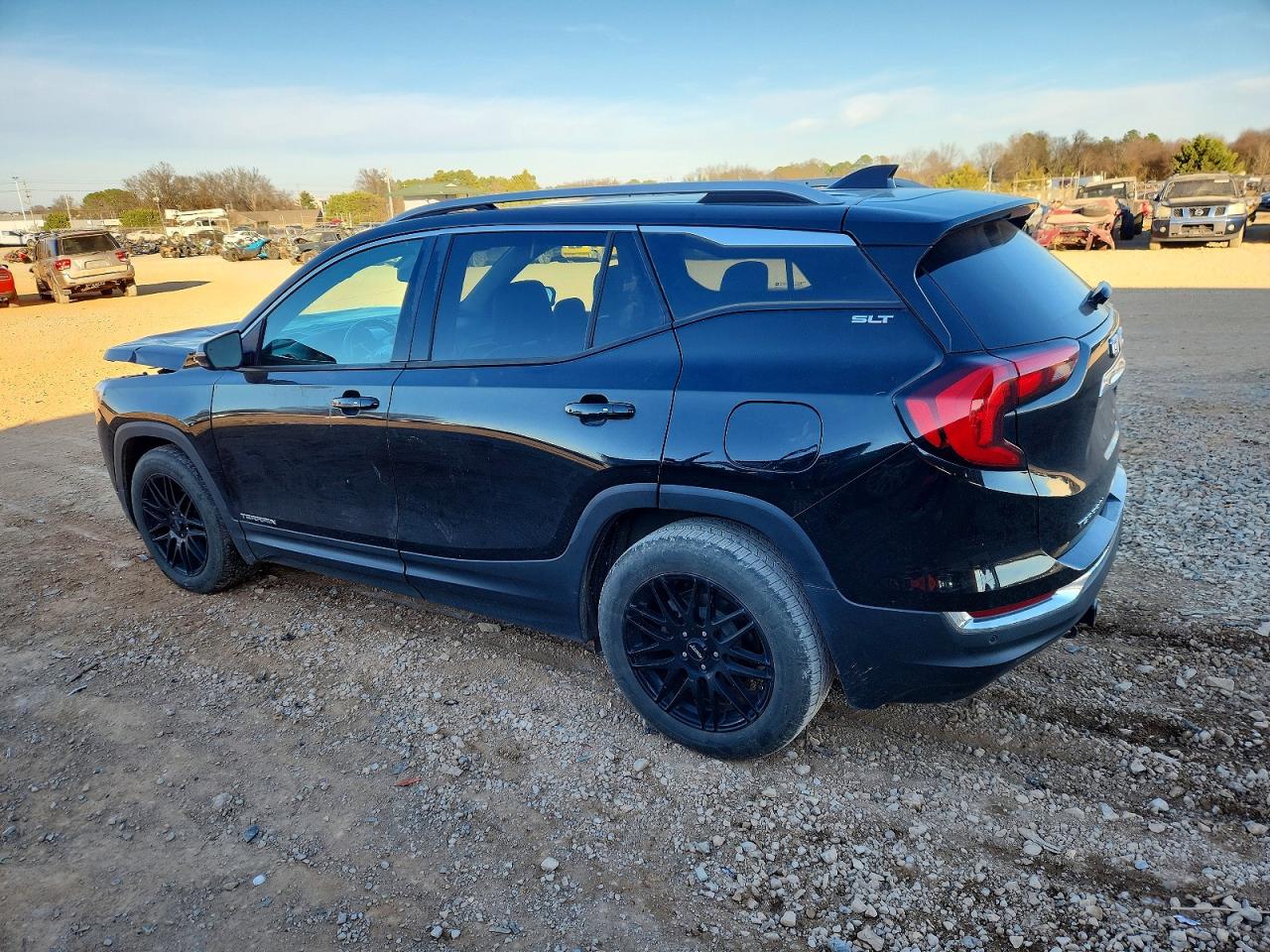 2018 GMC TERRAIN SLT photo 2