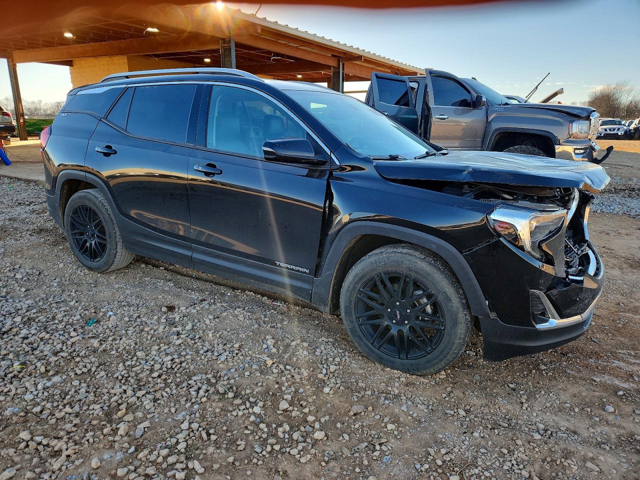 2018 GMC TERRAIN SLT photo 4