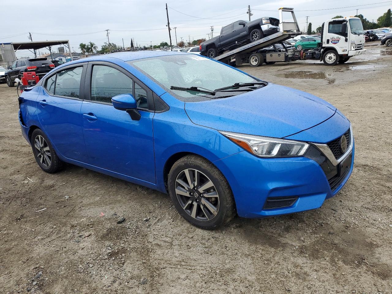 2021 NISSAN VERSA SV photo 4