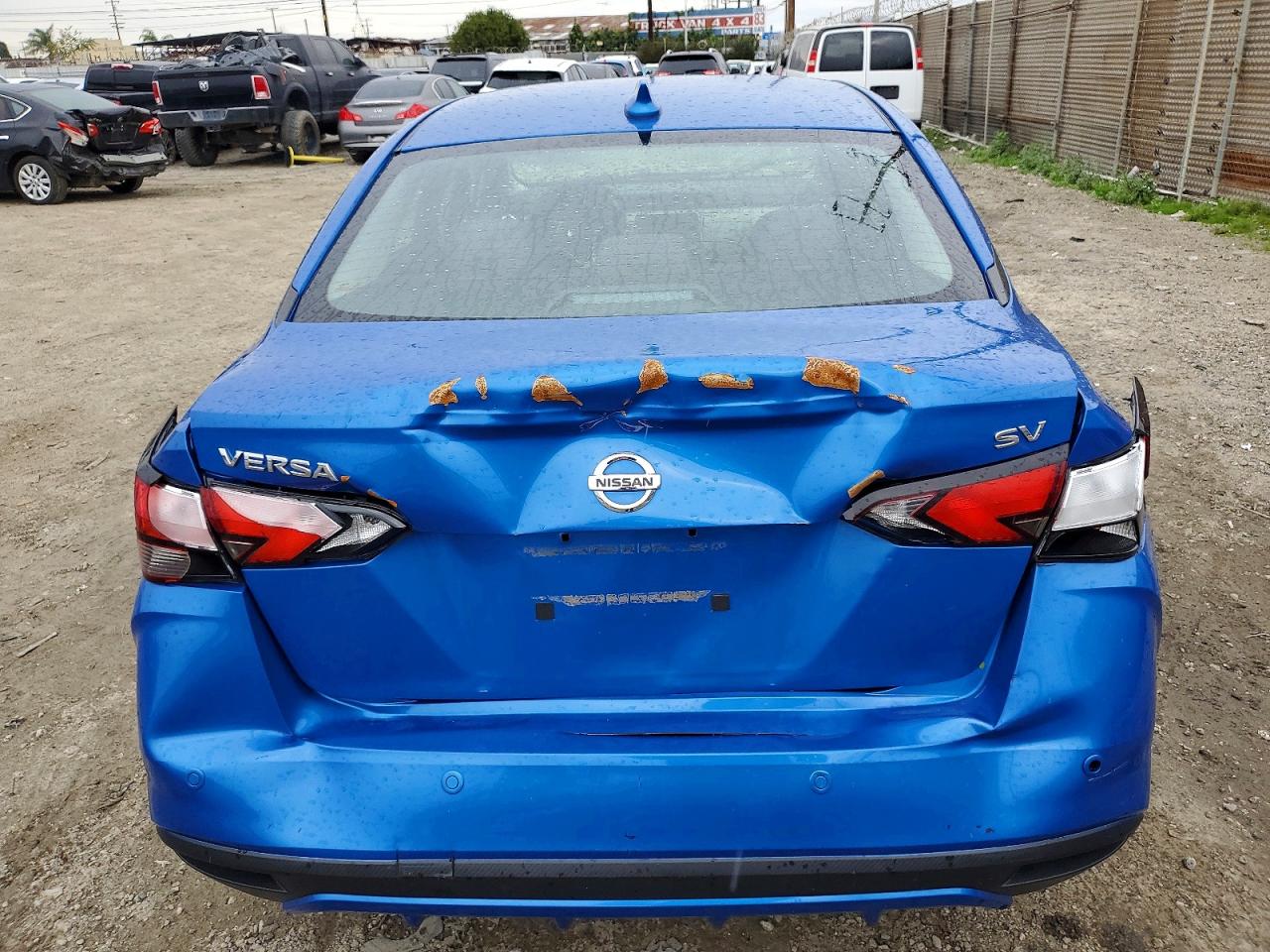 2021 NISSAN VERSA SV photo 6