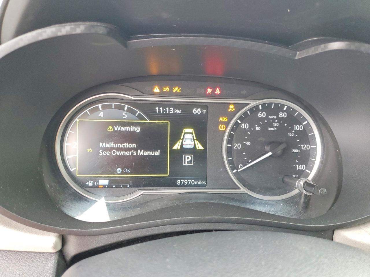 2021 NISSAN VERSA SV photo 9
