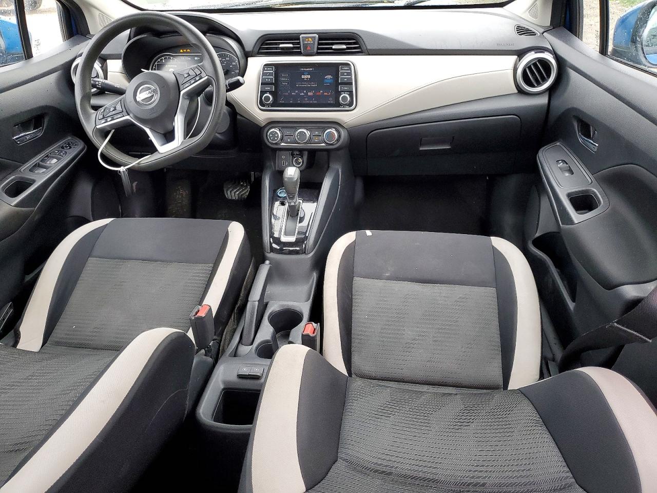 2021 NISSAN VERSA SV photo 8
