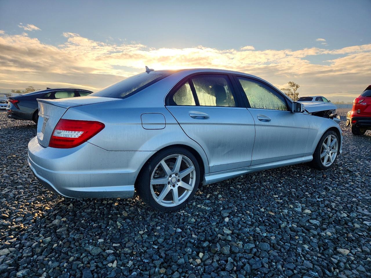2014 MERCEDES-BENZ C 250 photo 3