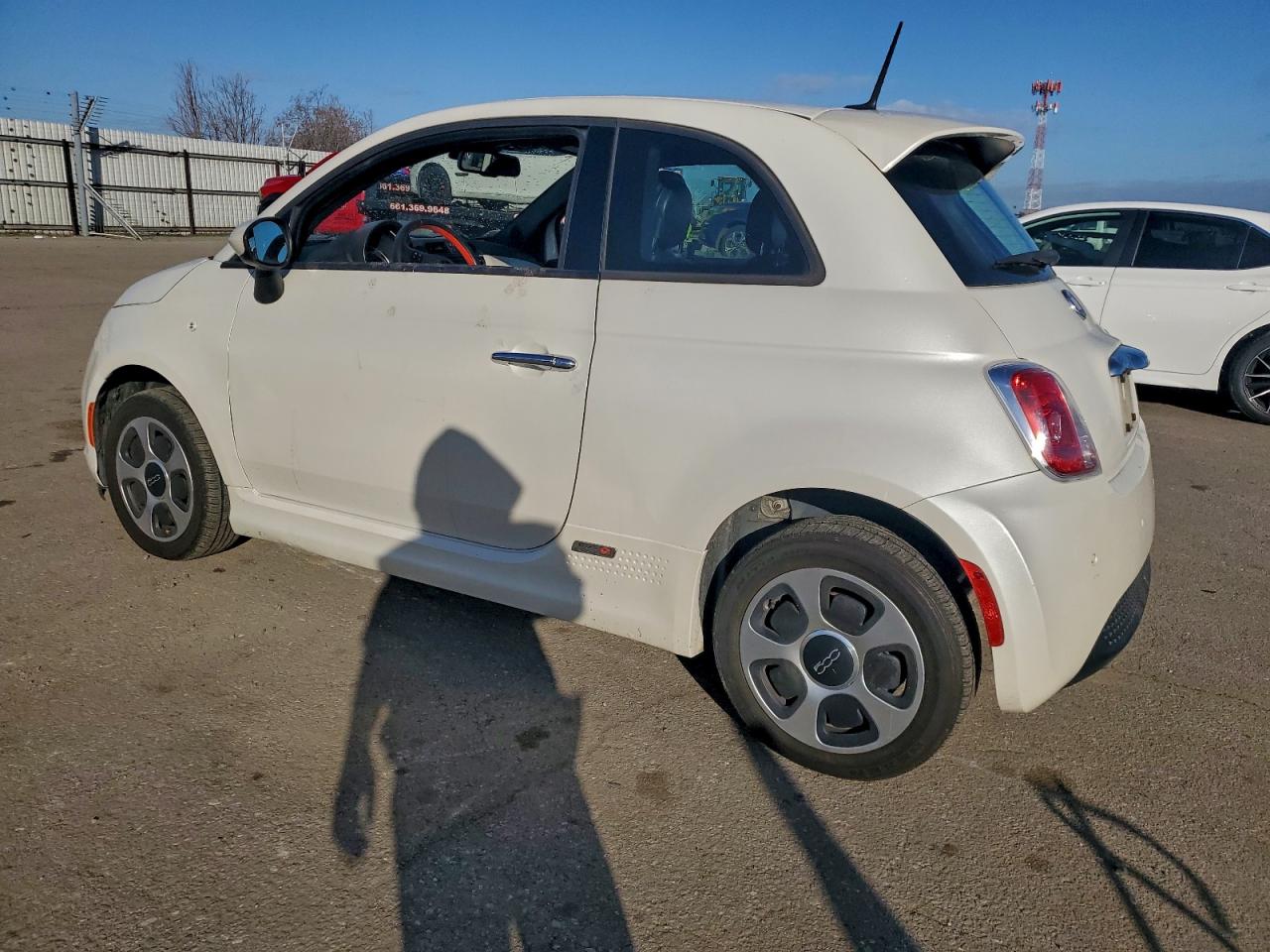 2015 FIAT 500 ELECTRIC photo 2