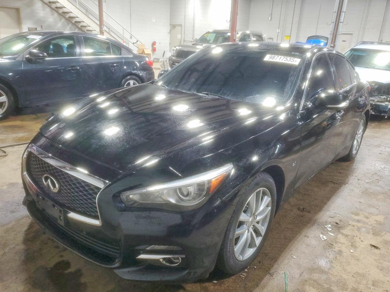 2015 INFINITI Q50