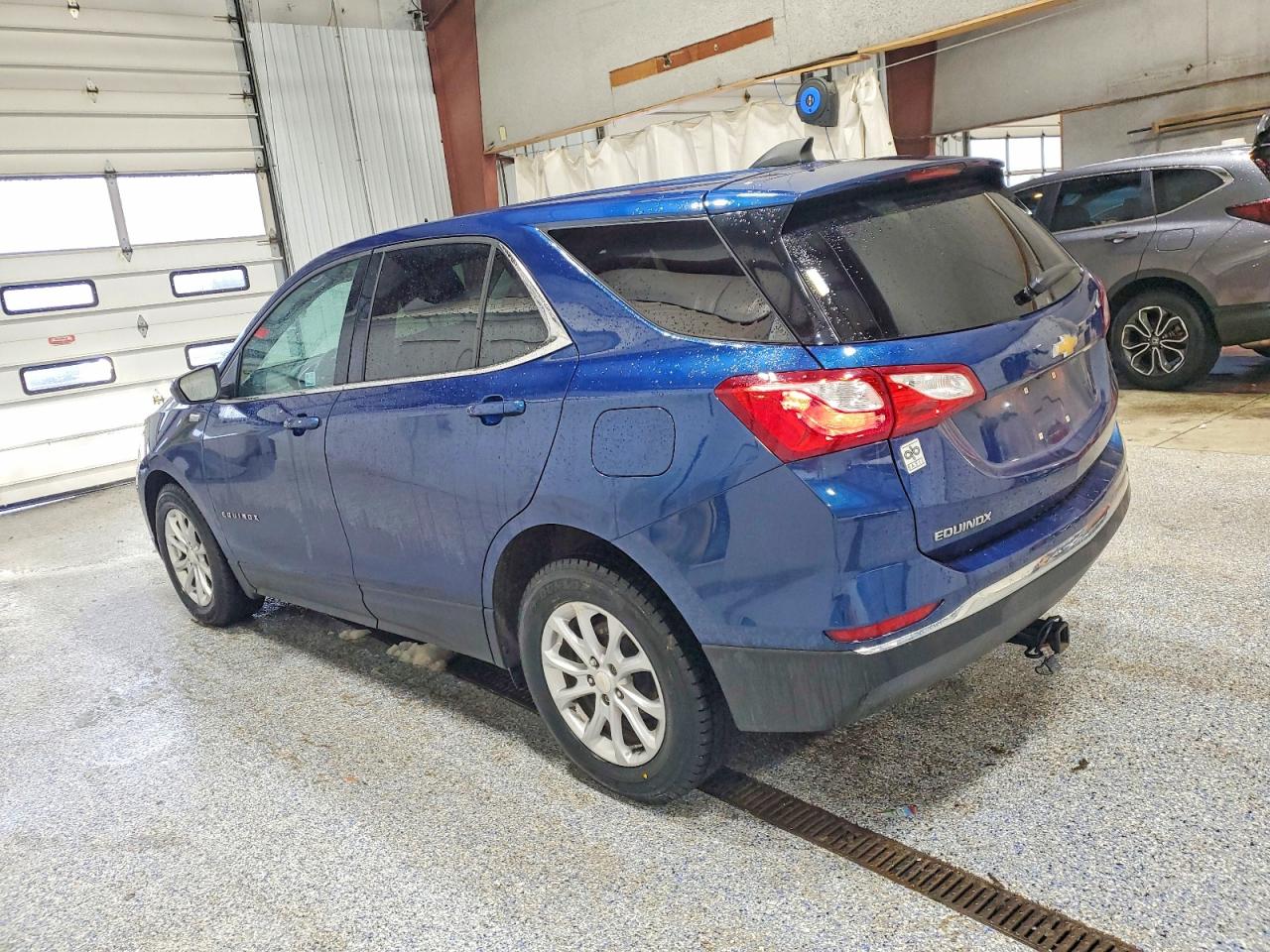 2020 CHEVROLET EQUINOX LT photo 2