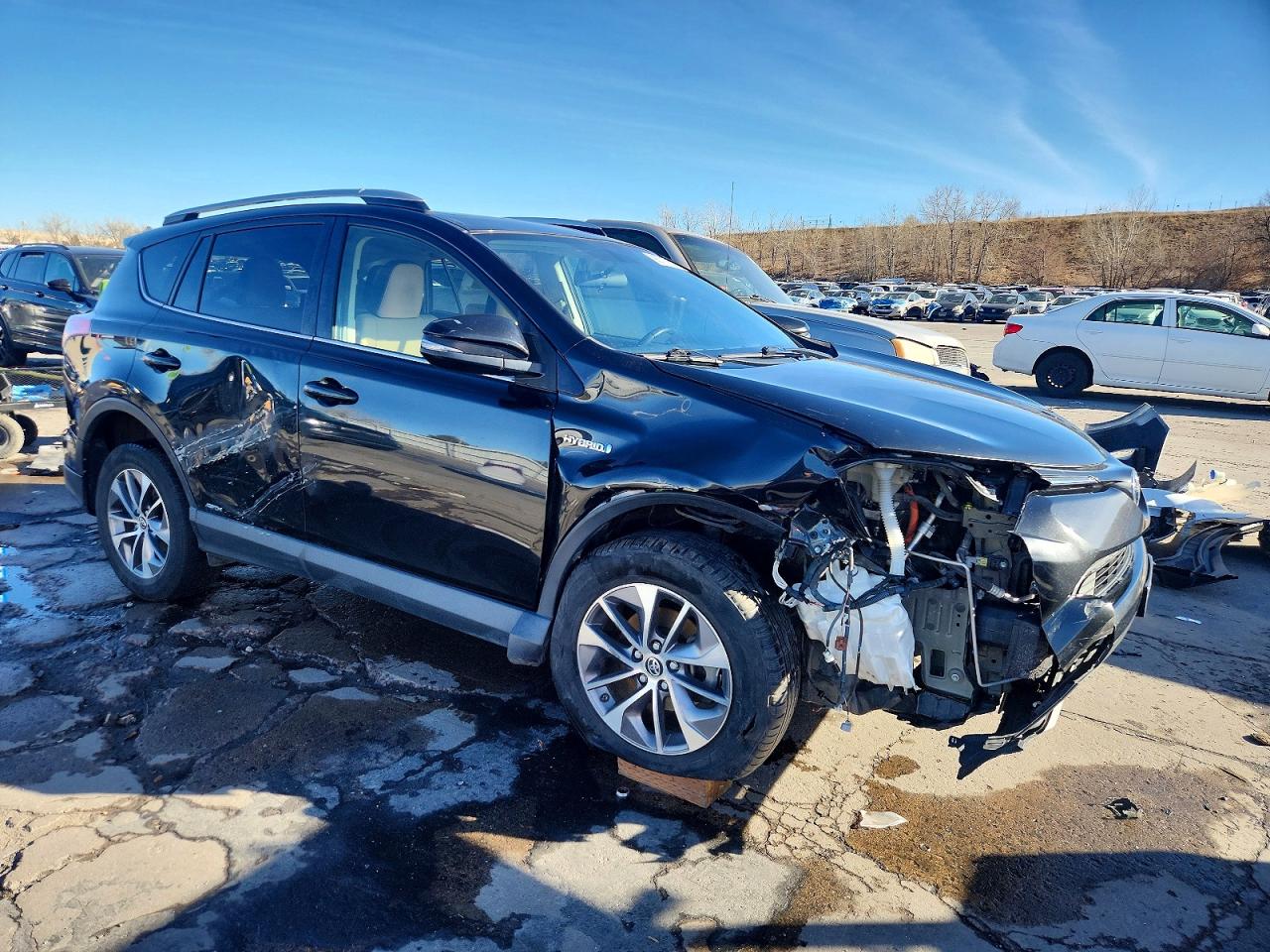 2016 TOYOTA RAV4 HV XLE photo 4