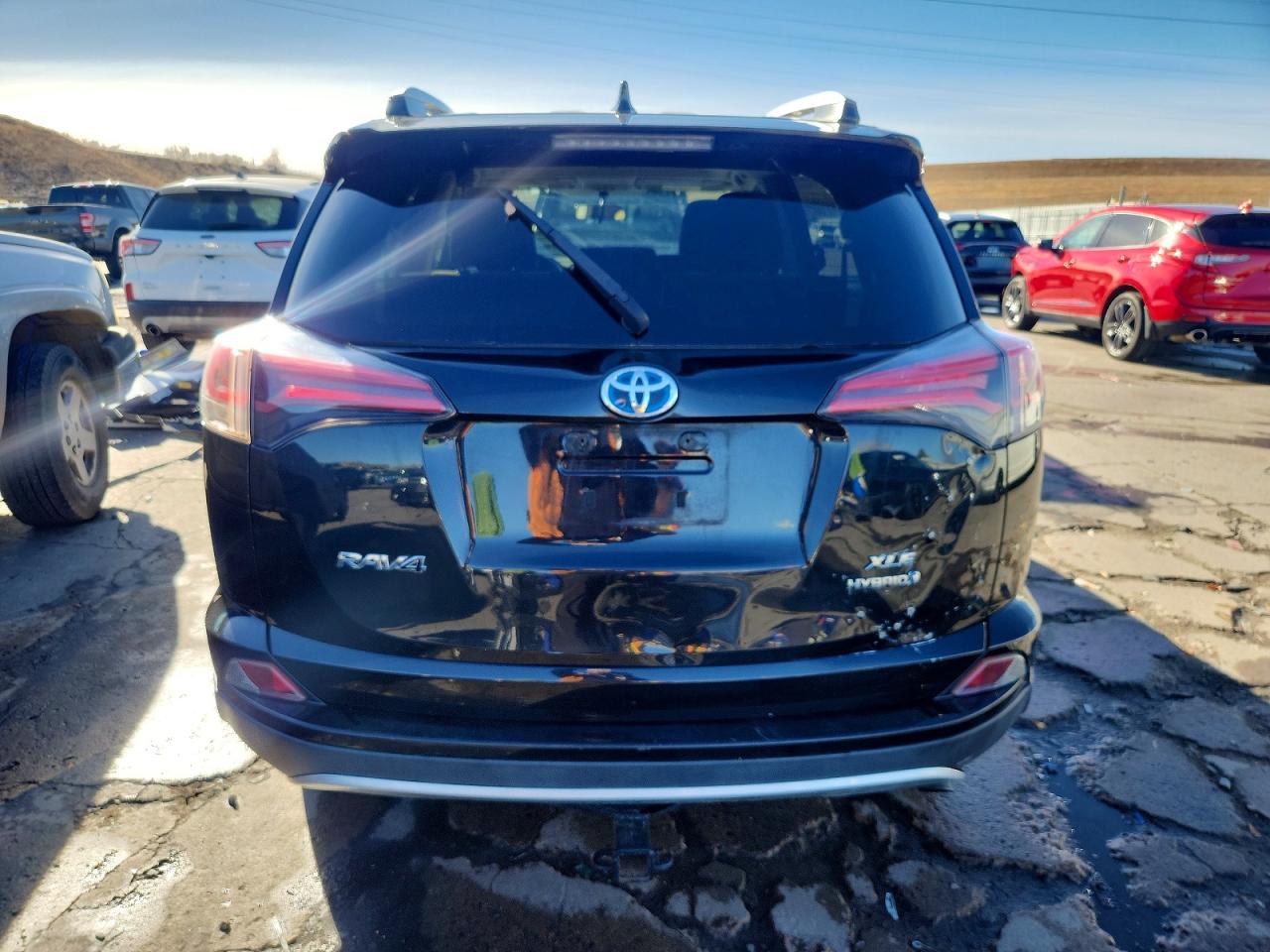 2016 TOYOTA RAV4 HV XLE photo 6