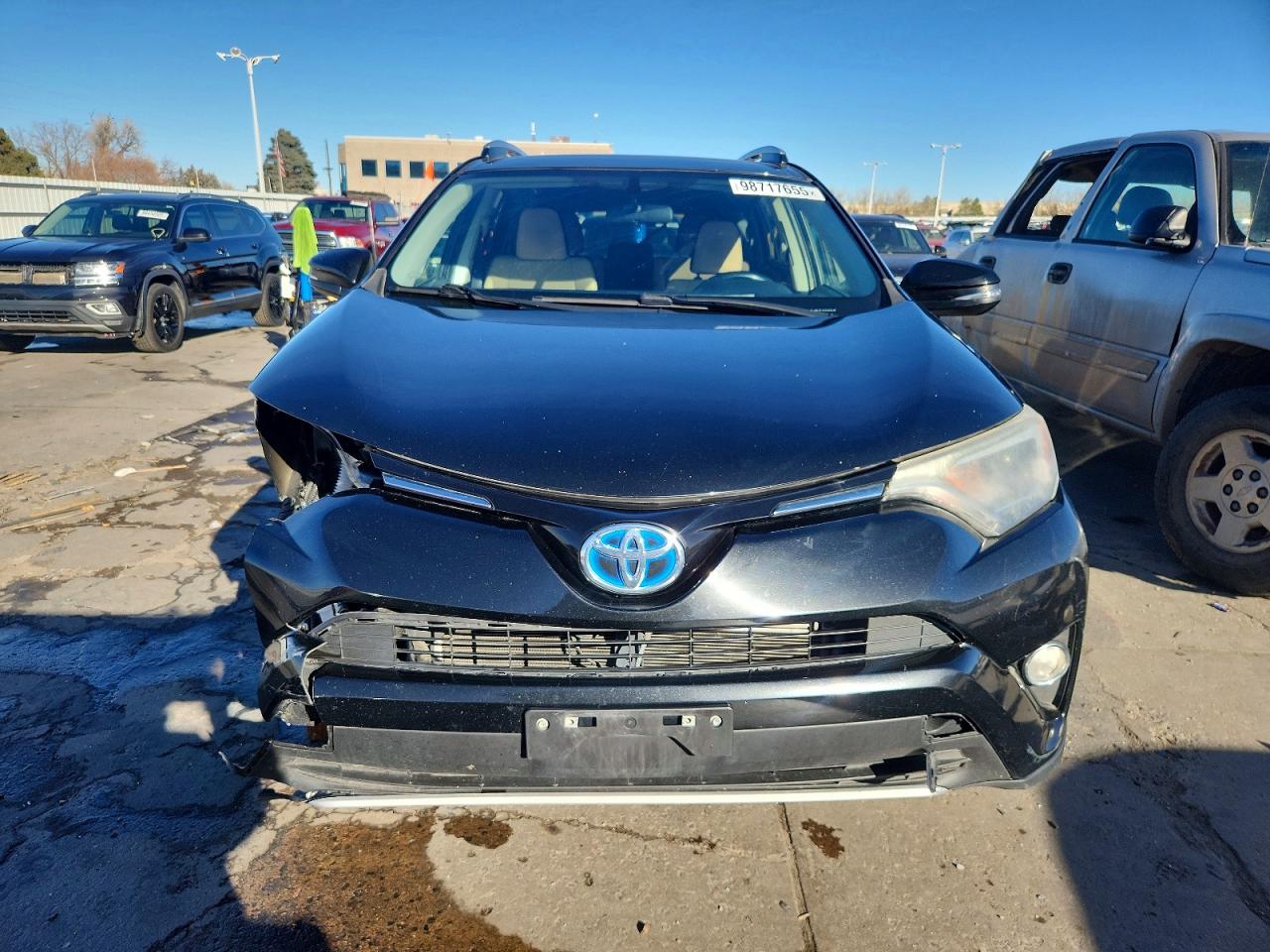 2016 TOYOTA RAV4 HV XLE photo 5