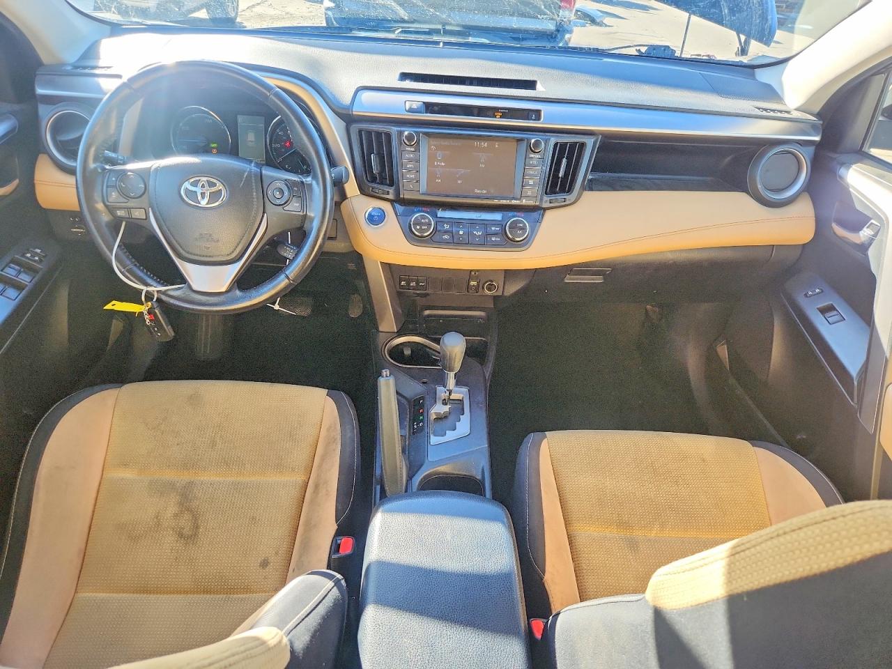 2016 TOYOTA RAV4 HV XLE photo 8