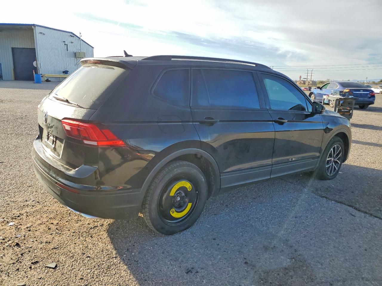 2021 VOLKSWAGEN TIGUAN S photo 3