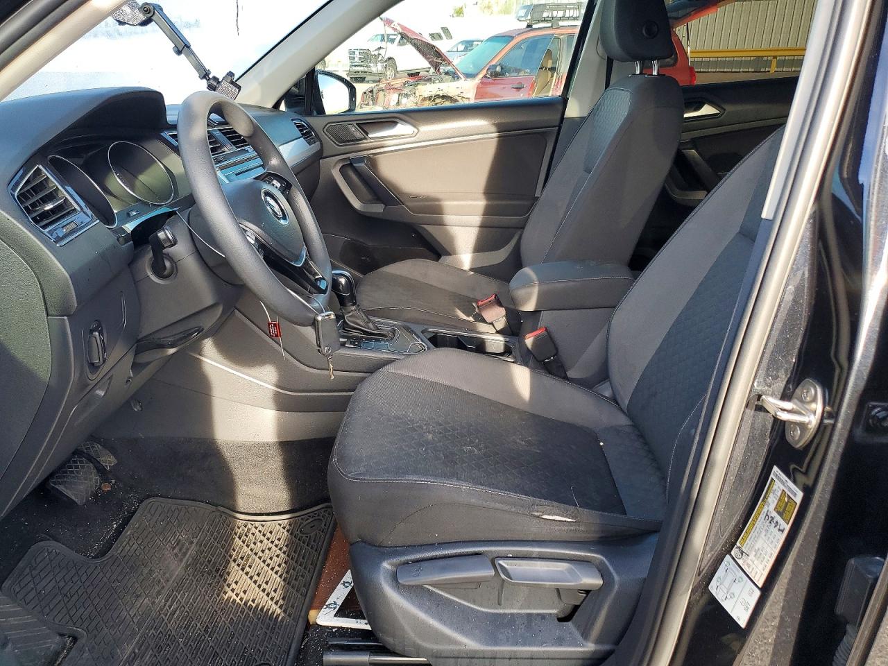 2021 VOLKSWAGEN TIGUAN S photo 7