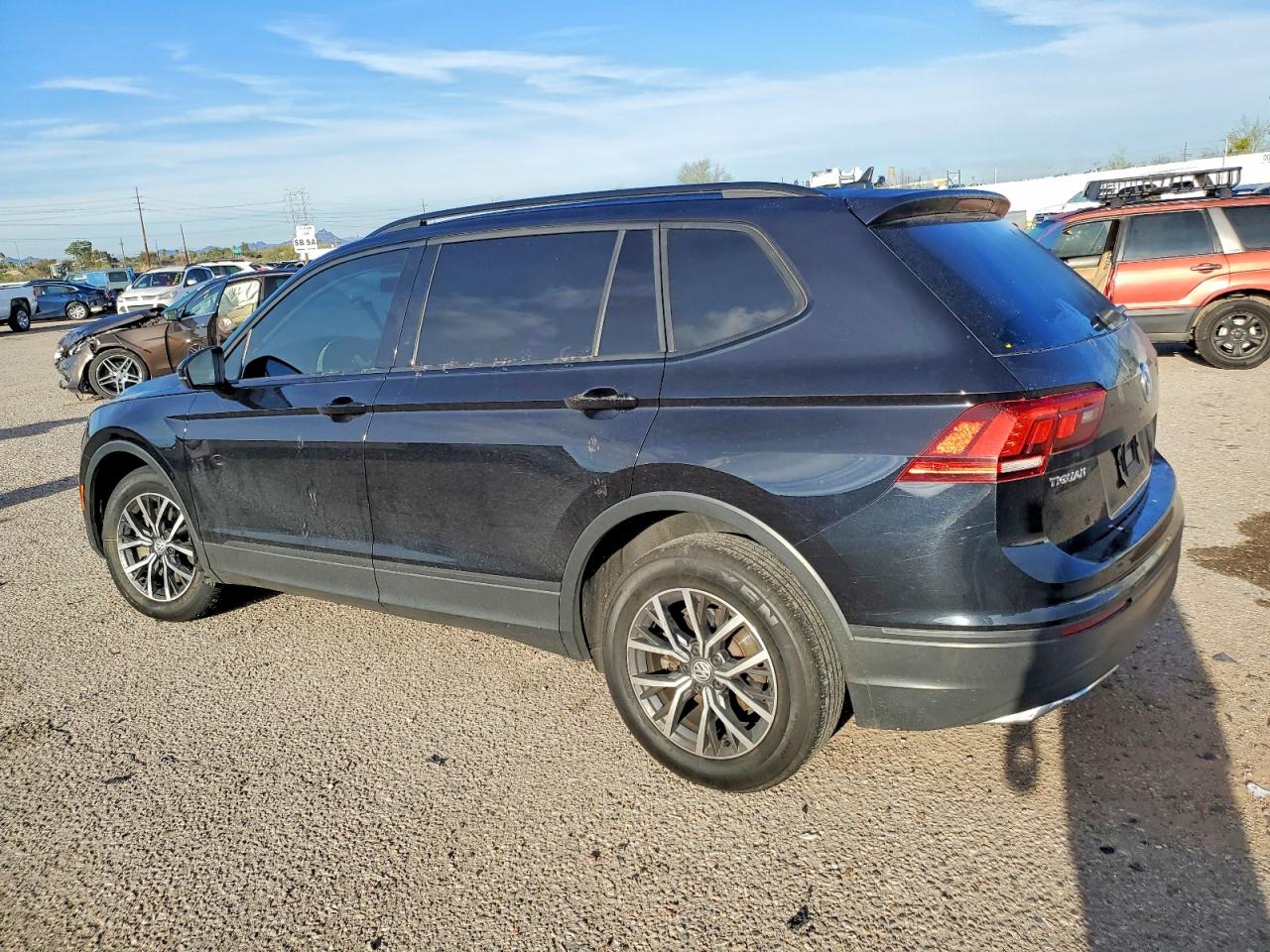 2021 VOLKSWAGEN TIGUAN S photo 2