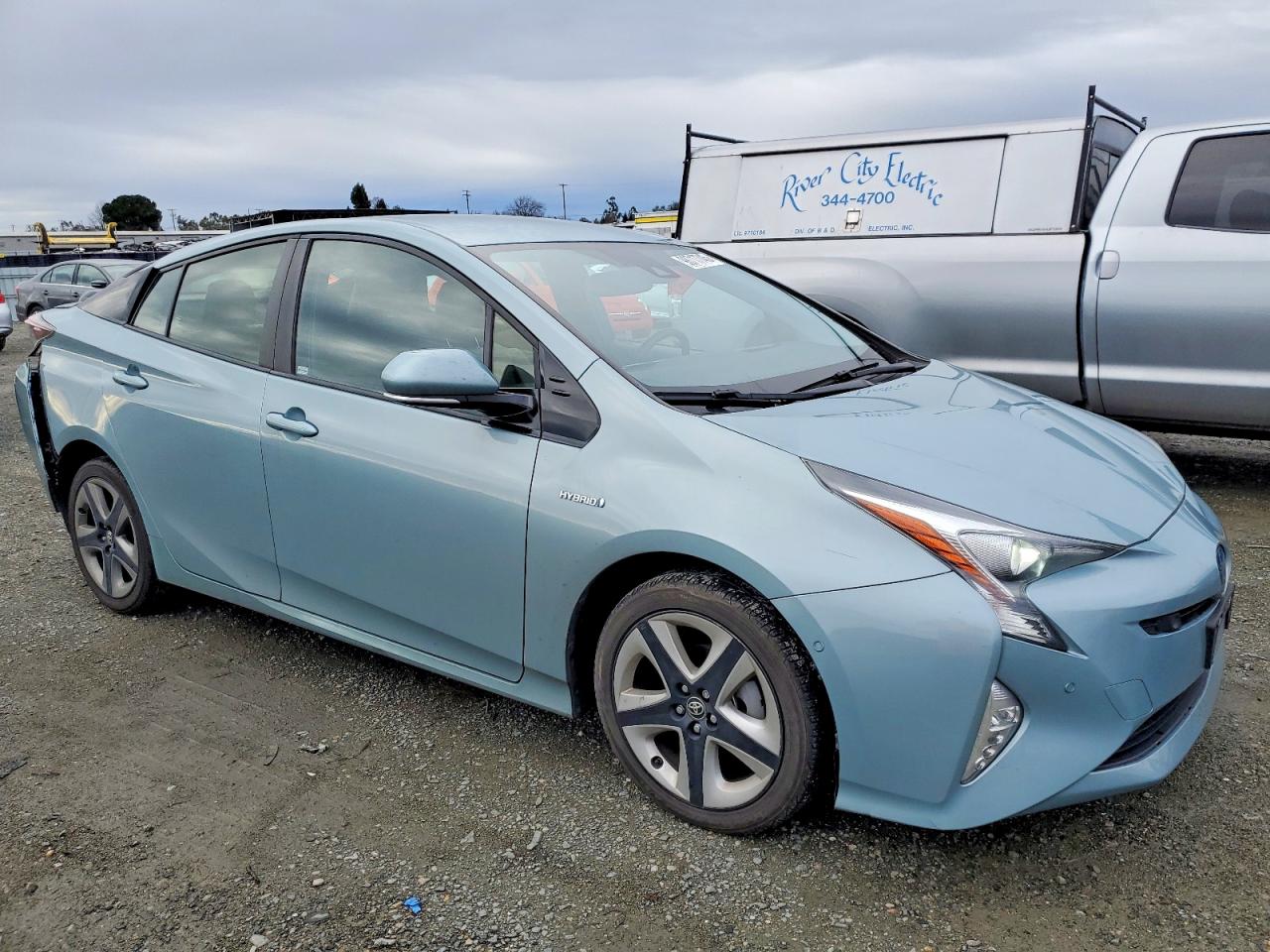 2018 TOYOTA PRIUS photo 4
