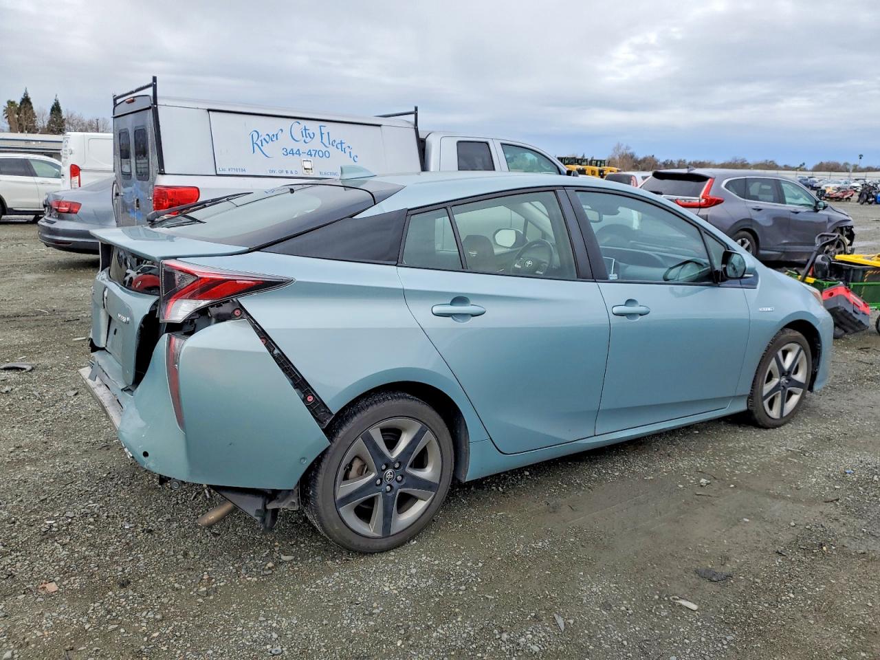 2018 TOYOTA PRIUS photo 3
