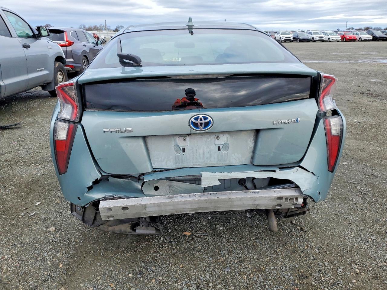 2018 TOYOTA PRIUS photo 6