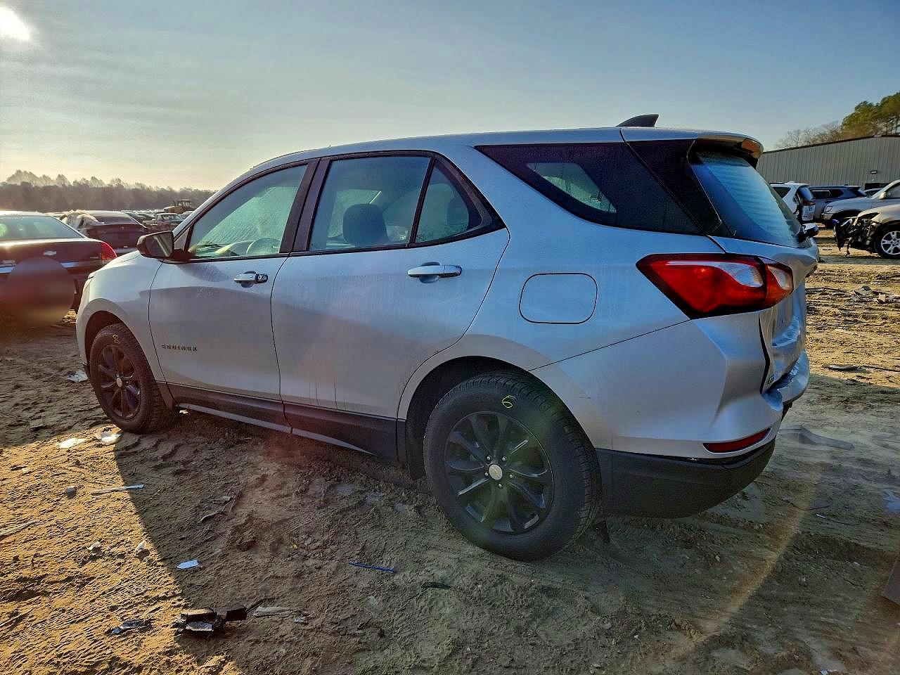 2020 CHEVROLET EQUINOX LS photo 3