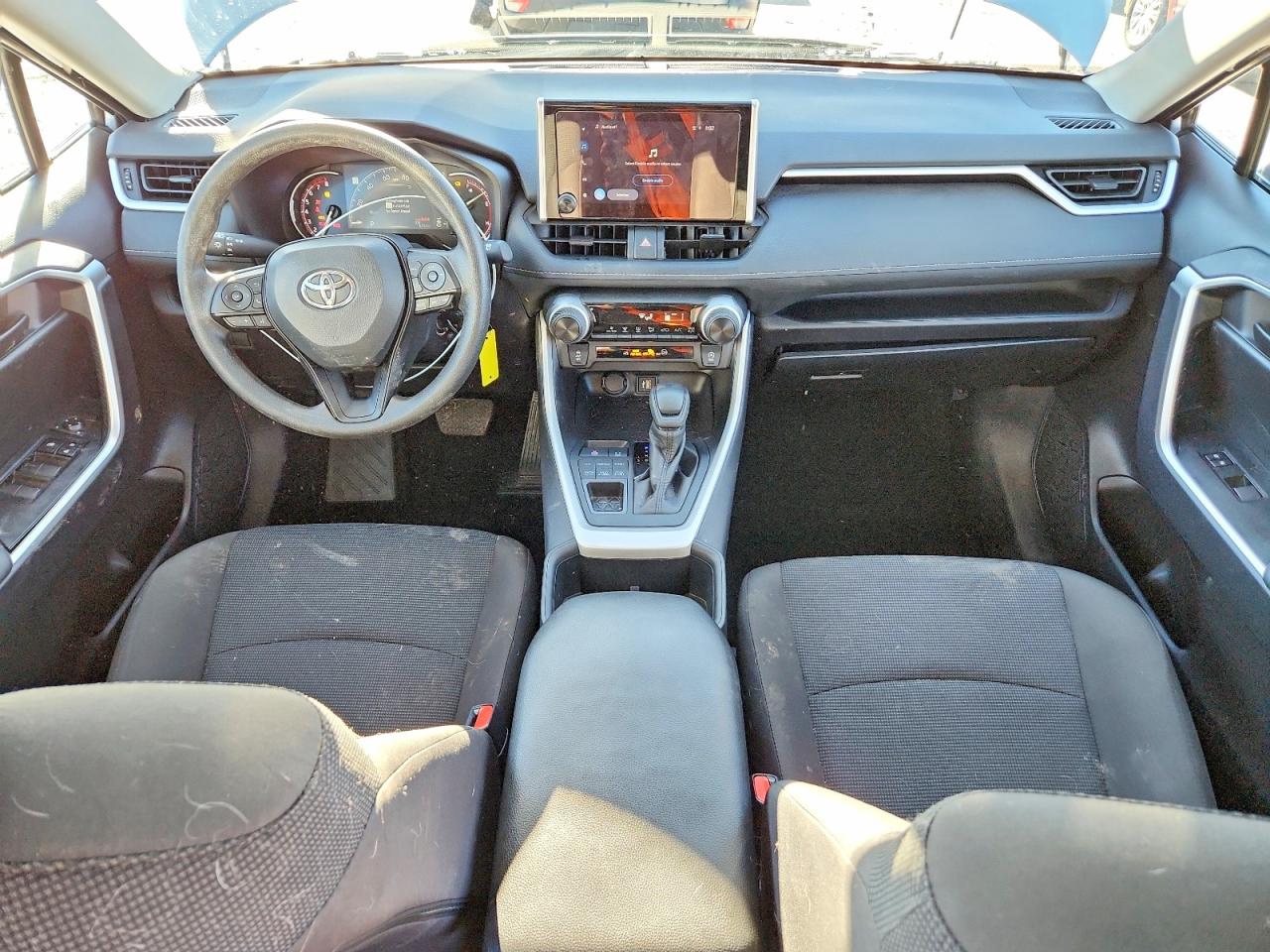 2025 TOYOTA RAV4 LE photo 8