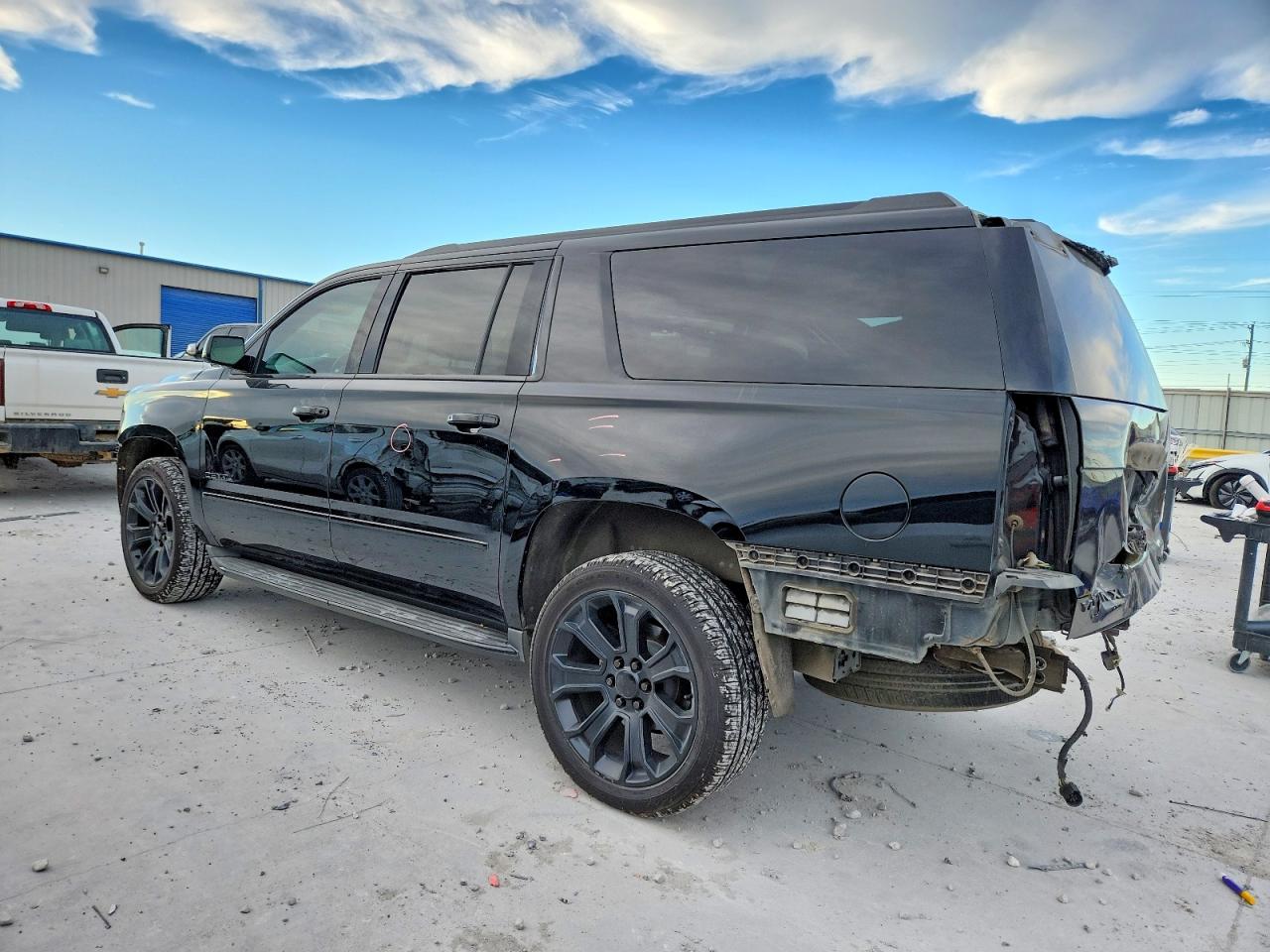 2015 GMC YUKON XL DENALI photo 2