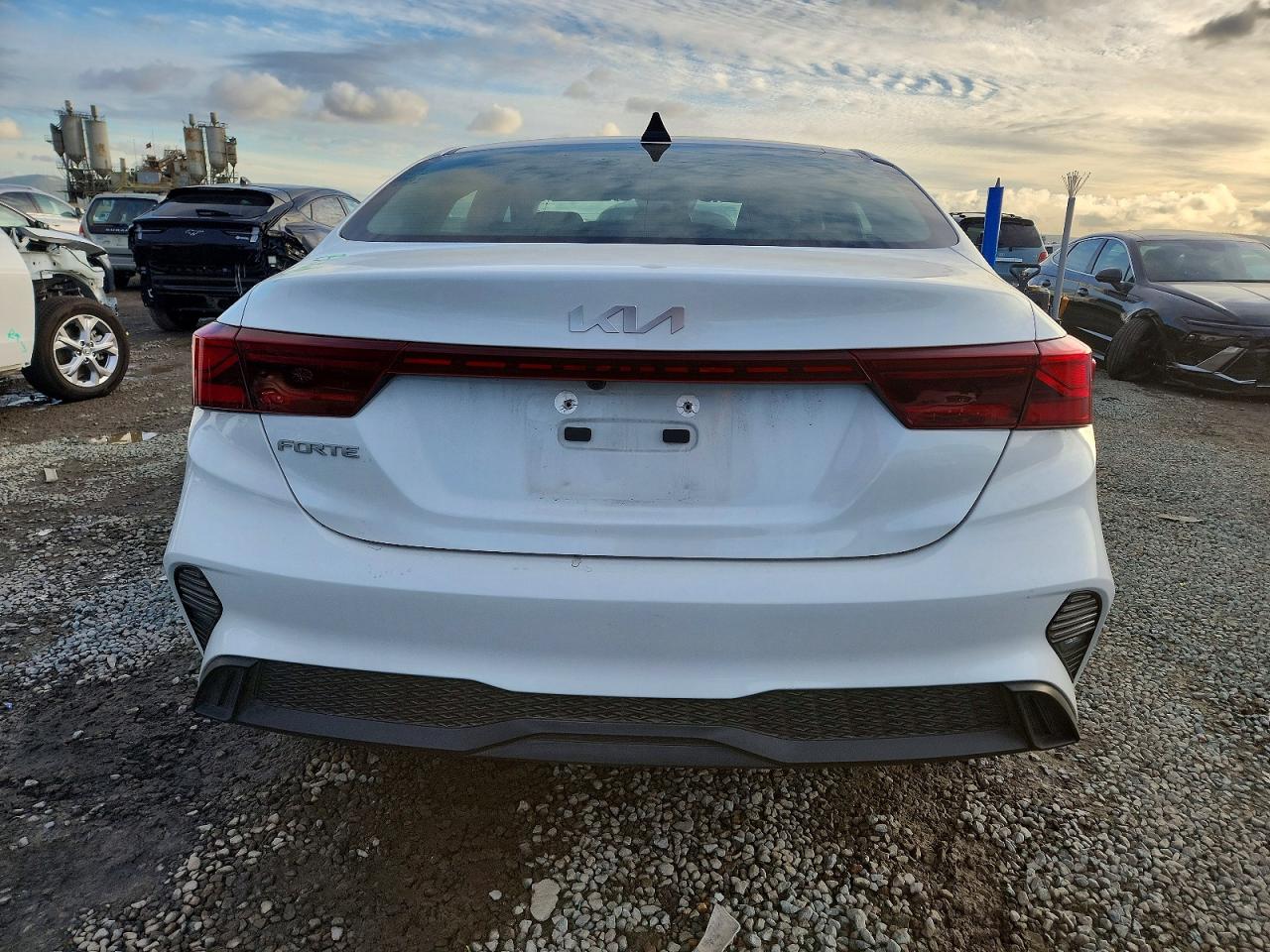 2024 KIA FORTE LX photo 6
