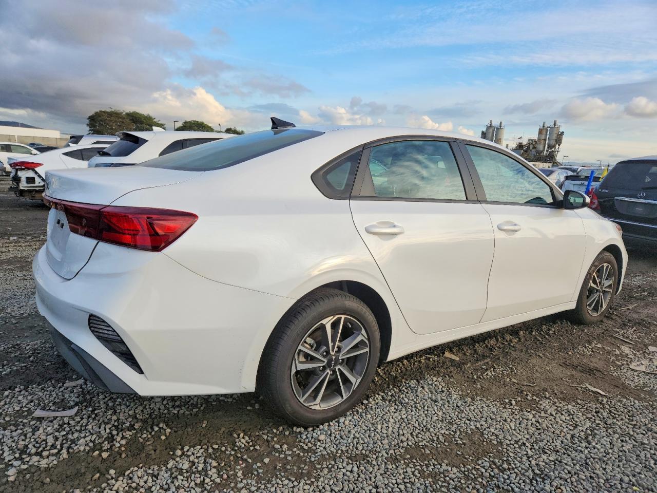 2024 KIA FORTE LX photo 3