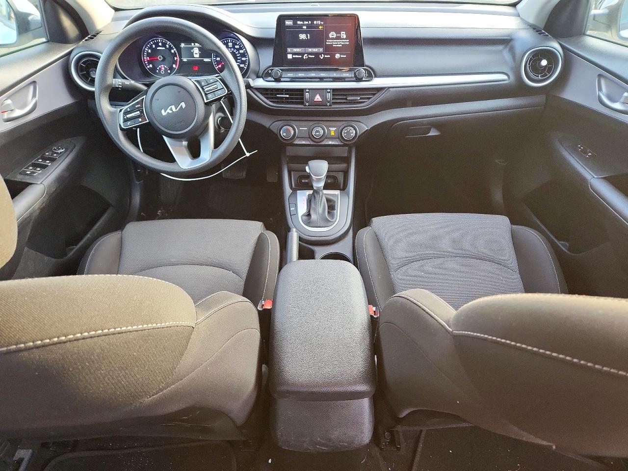 2024 KIA FORTE LX photo 8