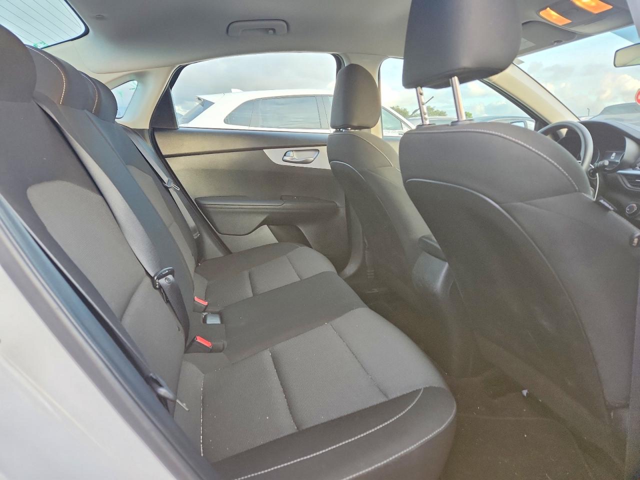 2024 KIA FORTE LX photo 10