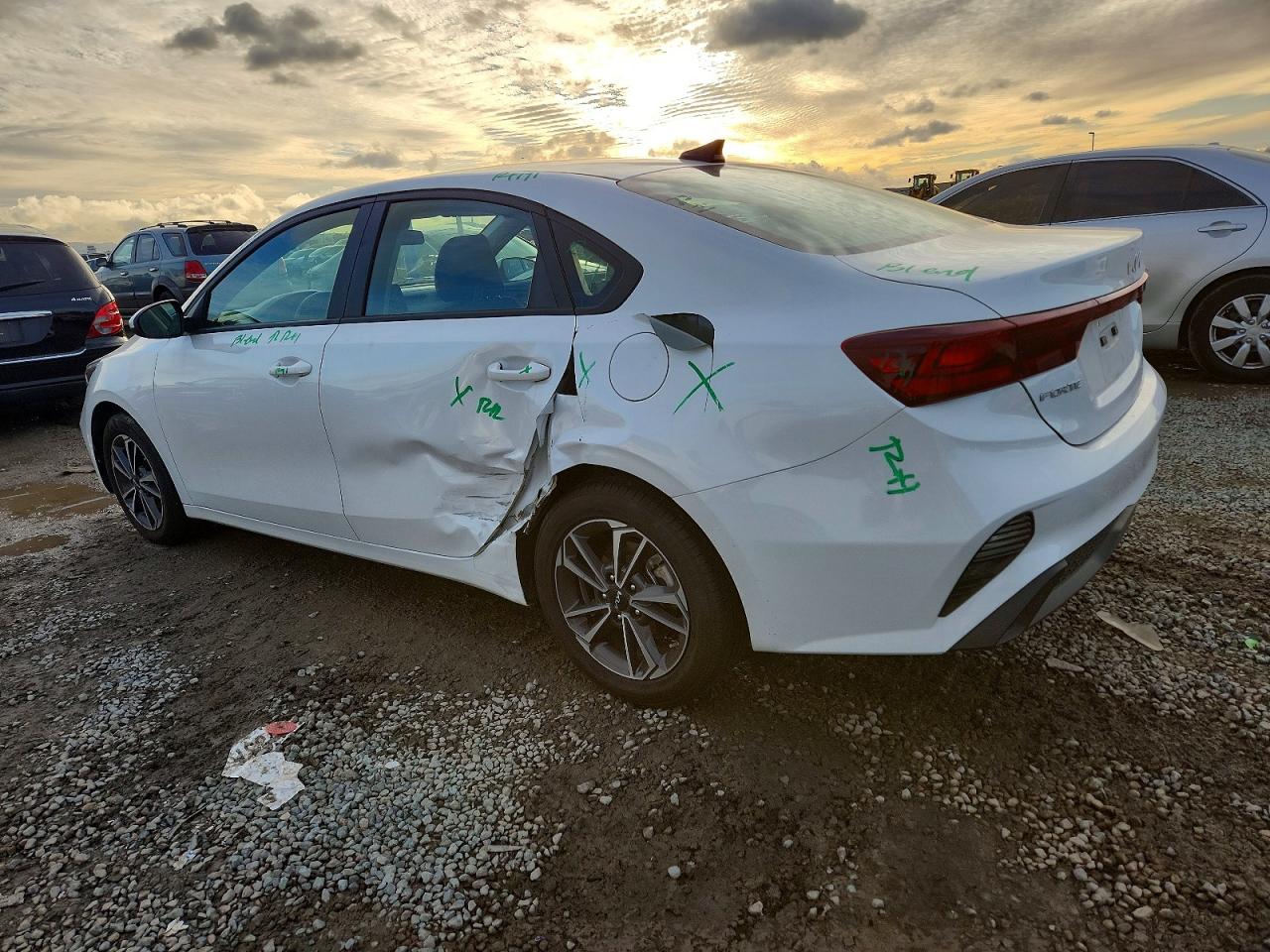 2024 KIA FORTE LX photo 2
