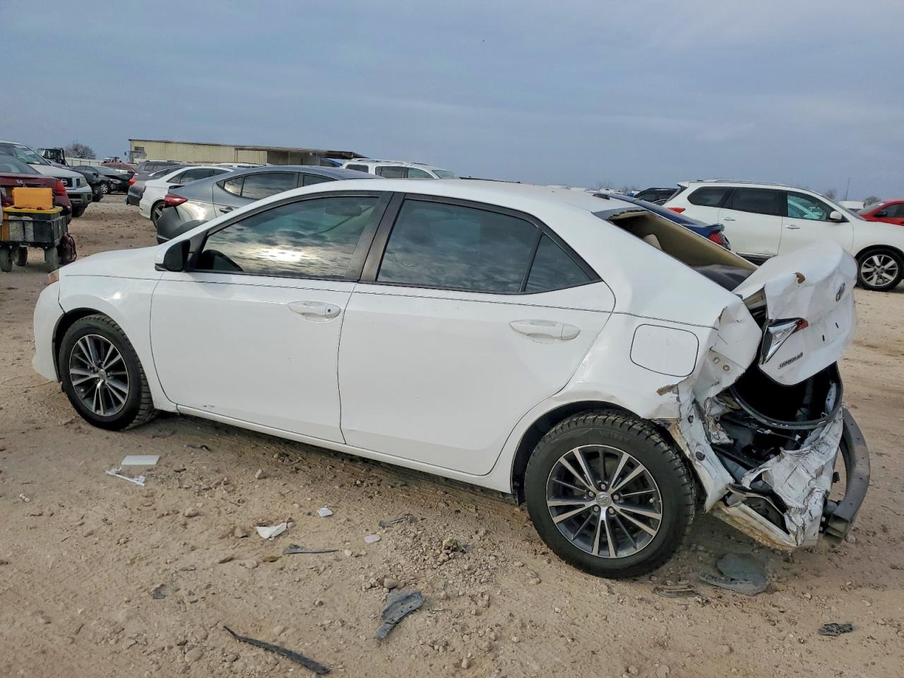 2018 TOYOTA COROLLA L photo 4