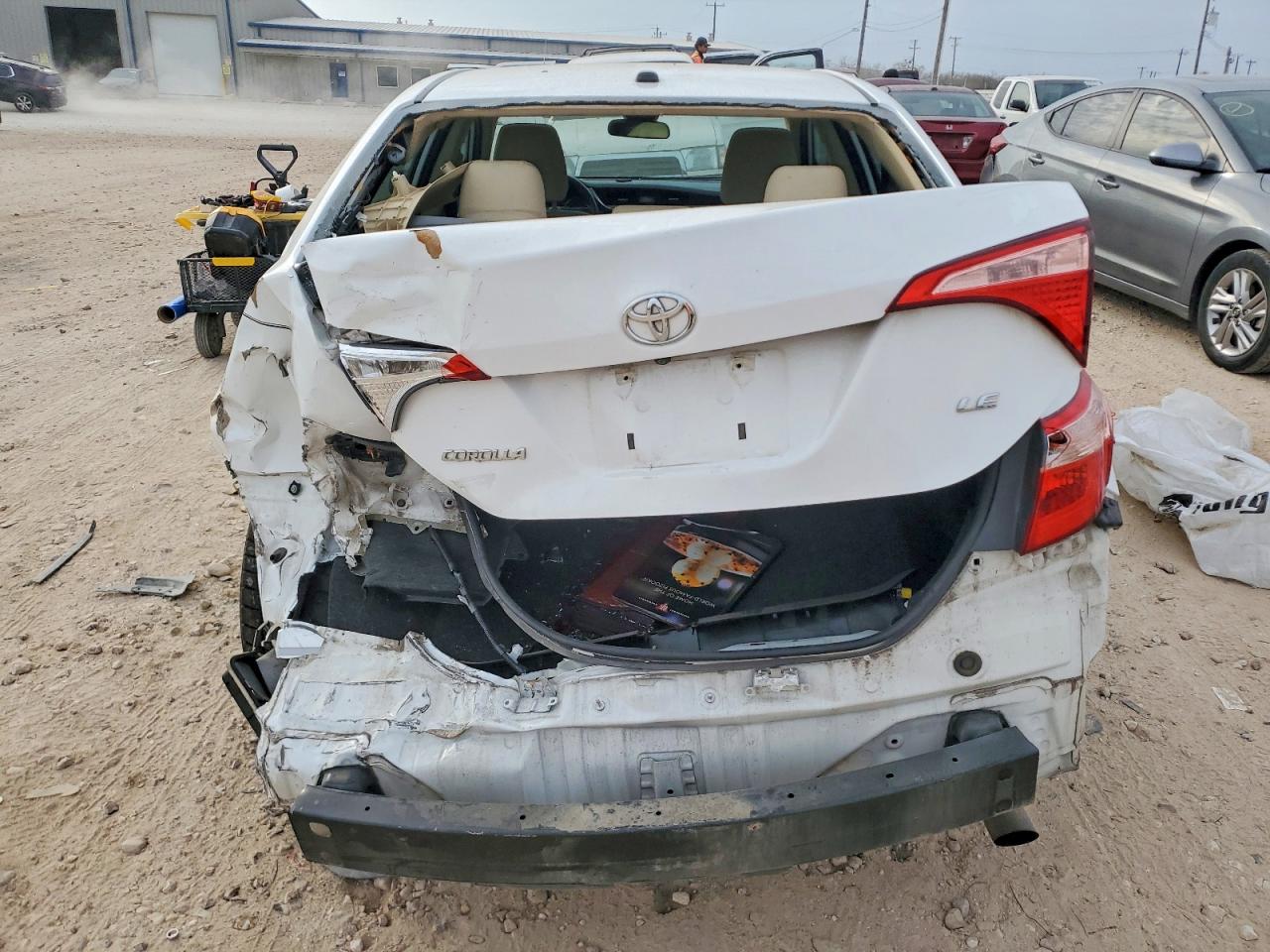 2018 TOYOTA COROLLA L photo 16