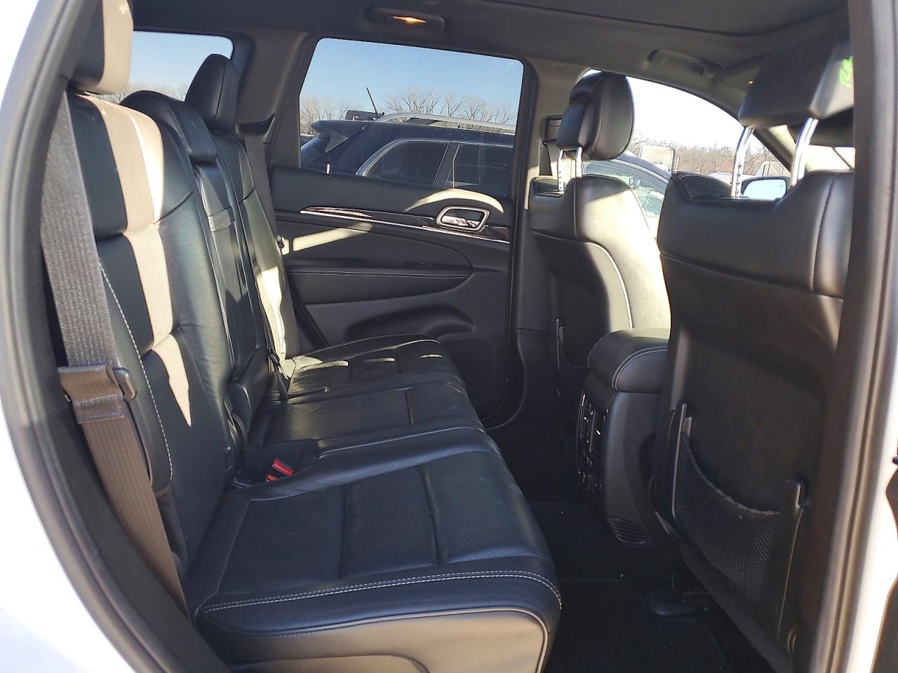 2014 JEEP GRAND CHEROKEE OVERLAND photo 11