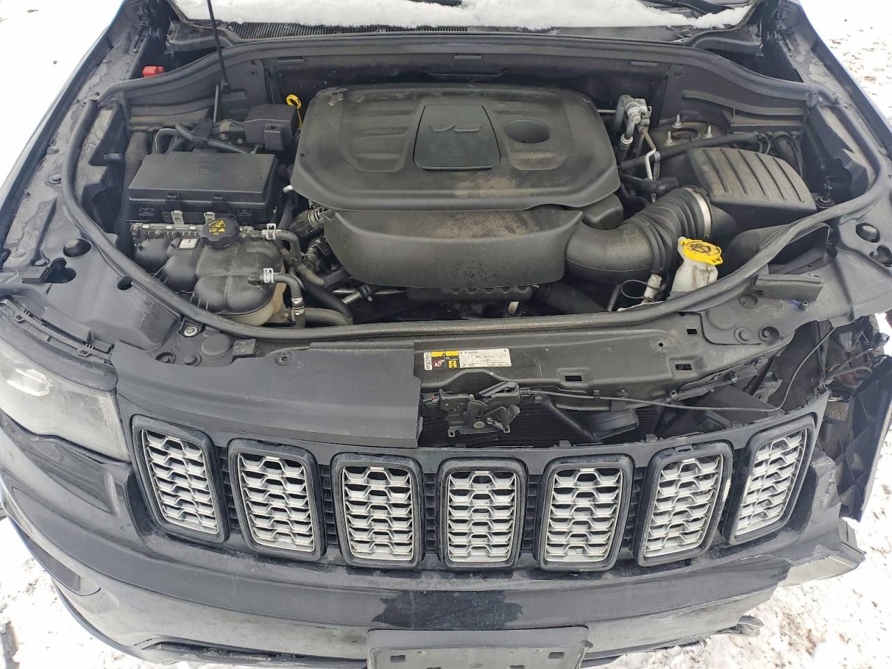 2019 JEEP GRAND CHEROKEE LAREDO photo 11