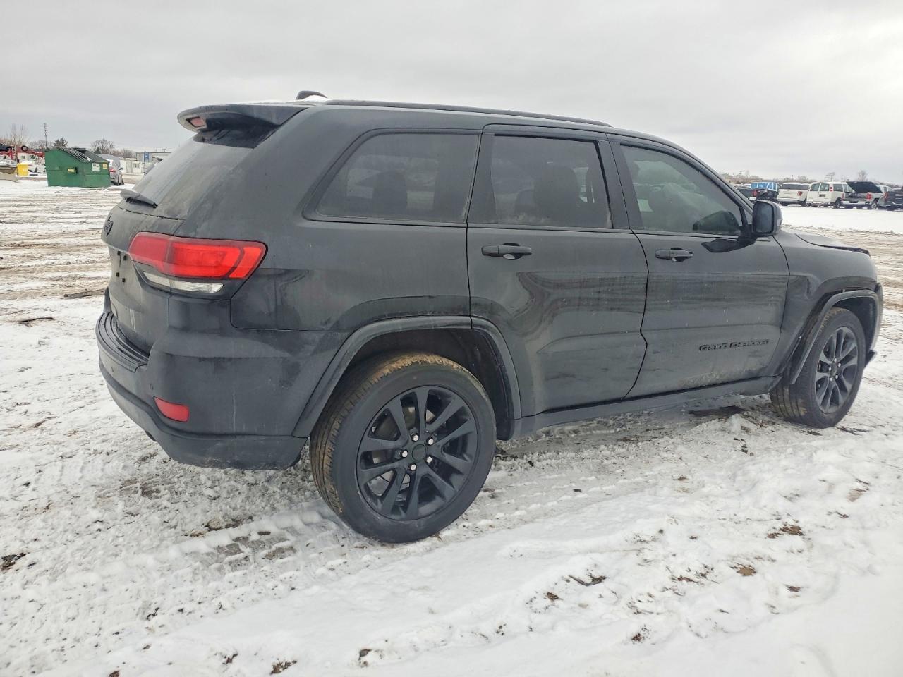2019 JEEP GRAND CHEROKEE LAREDO photo 3