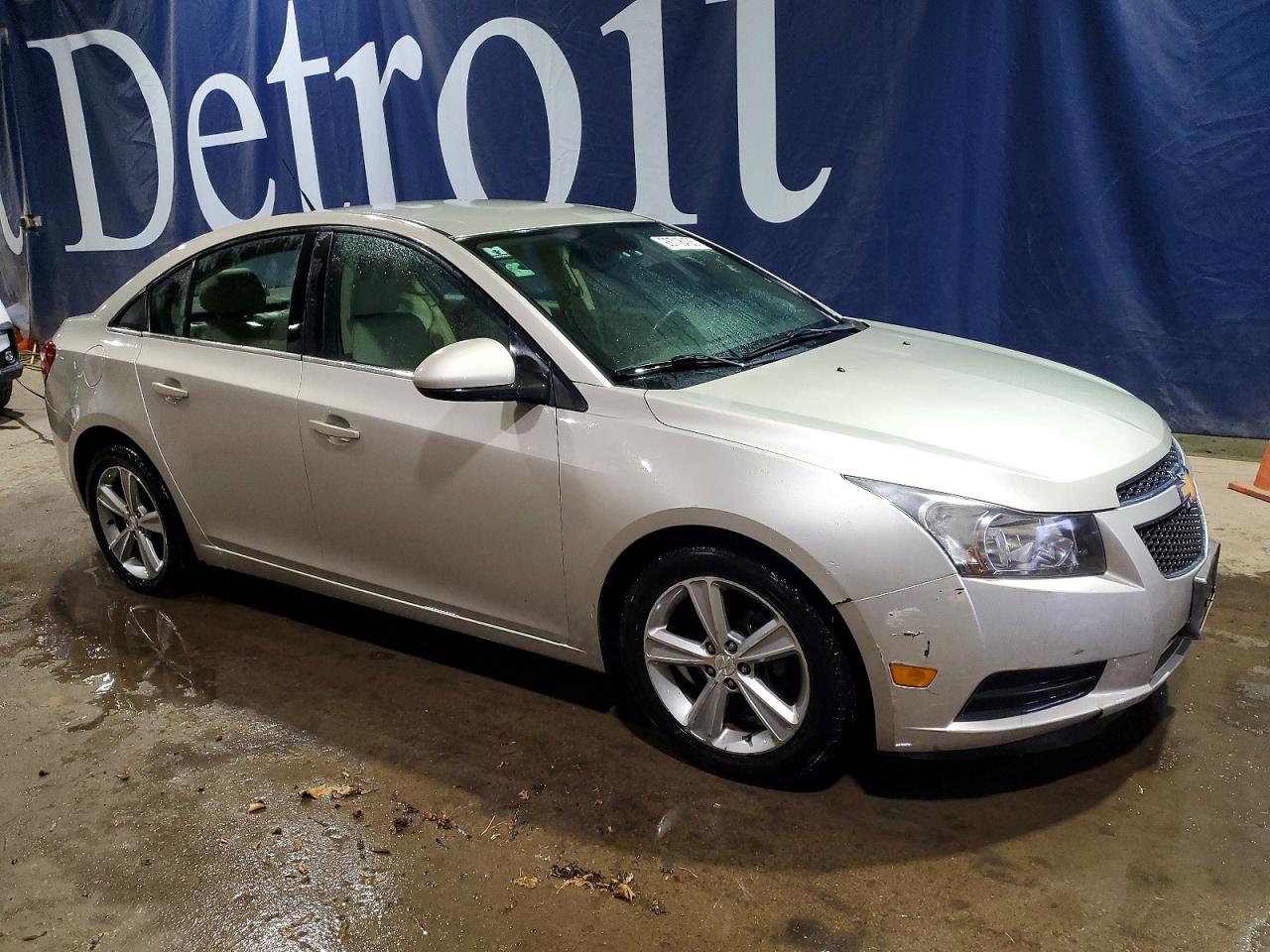 2013 CHEVROLET CRUZE LT photo 4